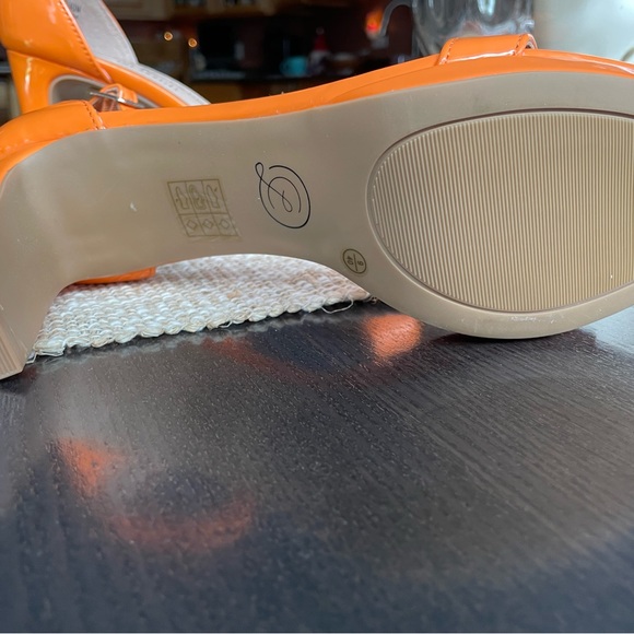 Orange heels - Picture 5 of 7